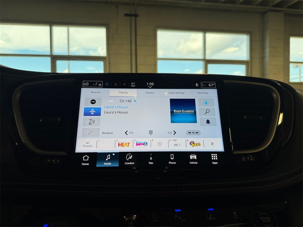 2026 Chrysler Pacifica Select