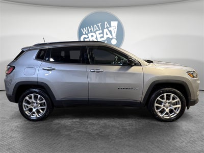 2023 Jeep Compass Latitude Lux