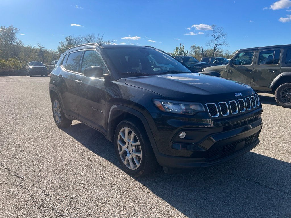 2023 Jeep Compass Latitude Lux