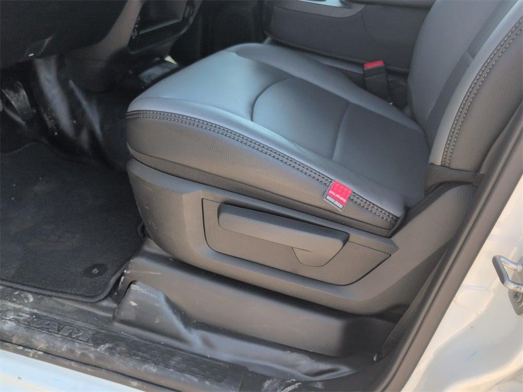 2026 RAM 3500 Tradesman 4x4 / 6.4L Hemi / 8' Bed