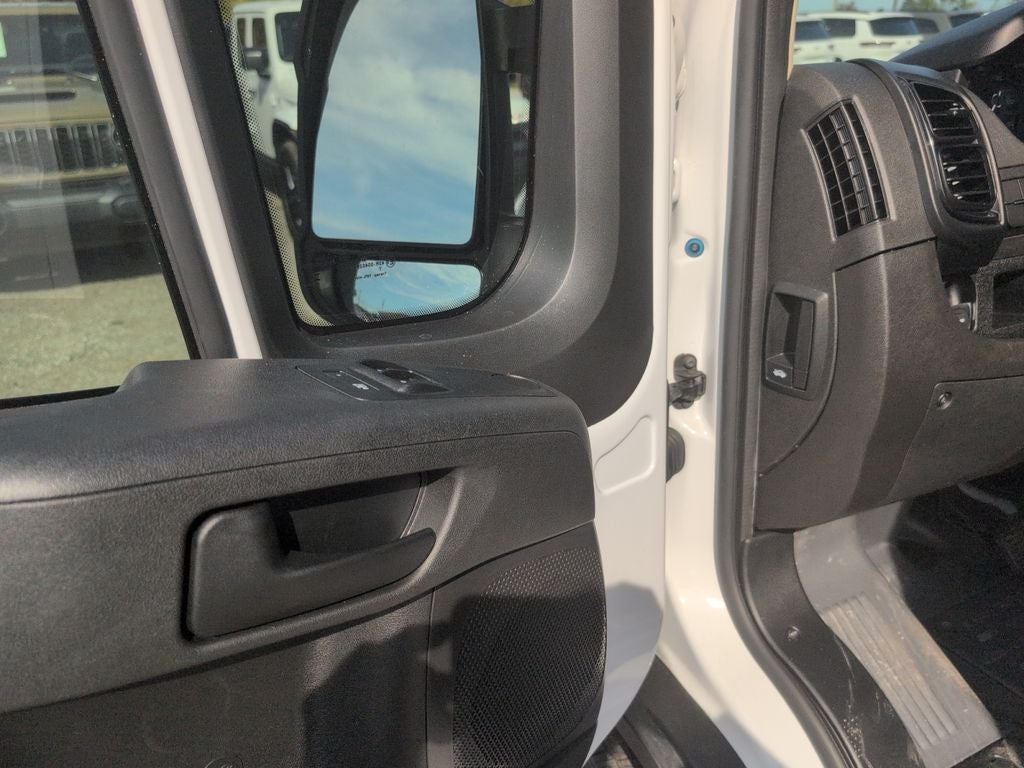 2025 RAM Promaster Low Roof / 136" WB