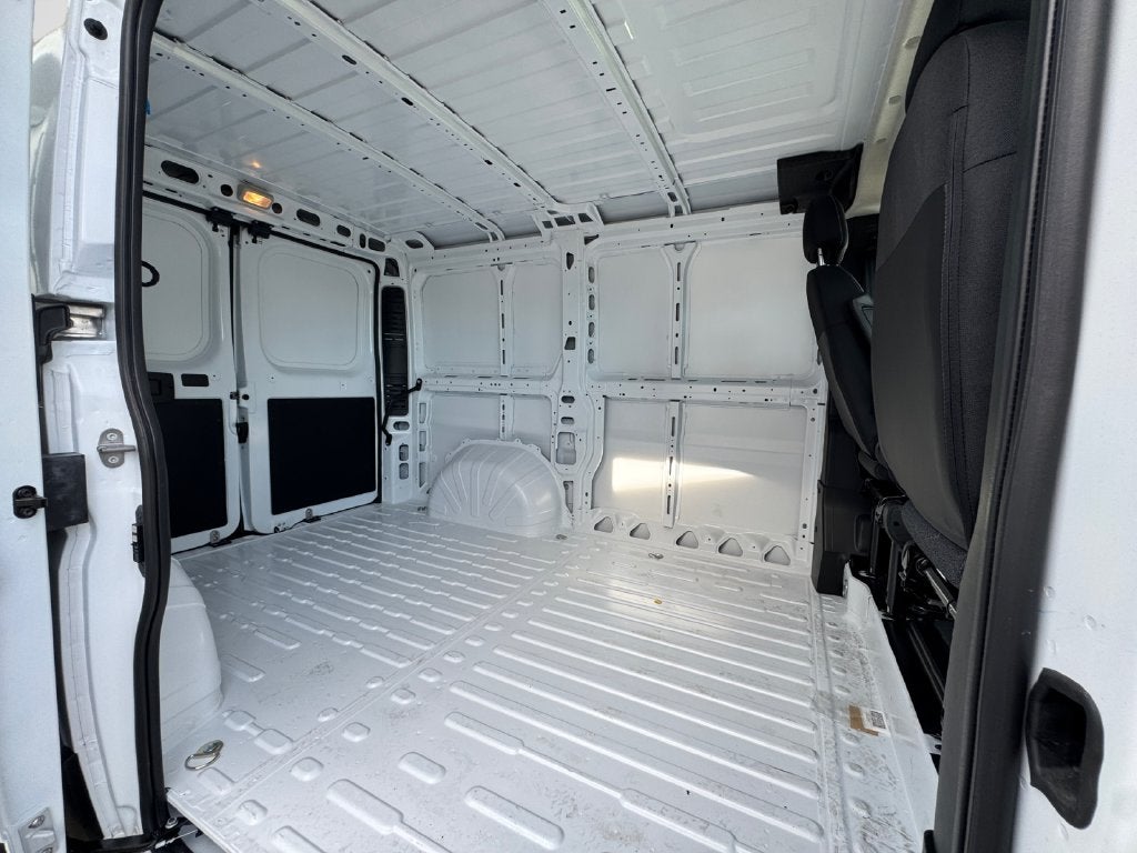 2027 RAM Promaster Low Roof / 118" WB