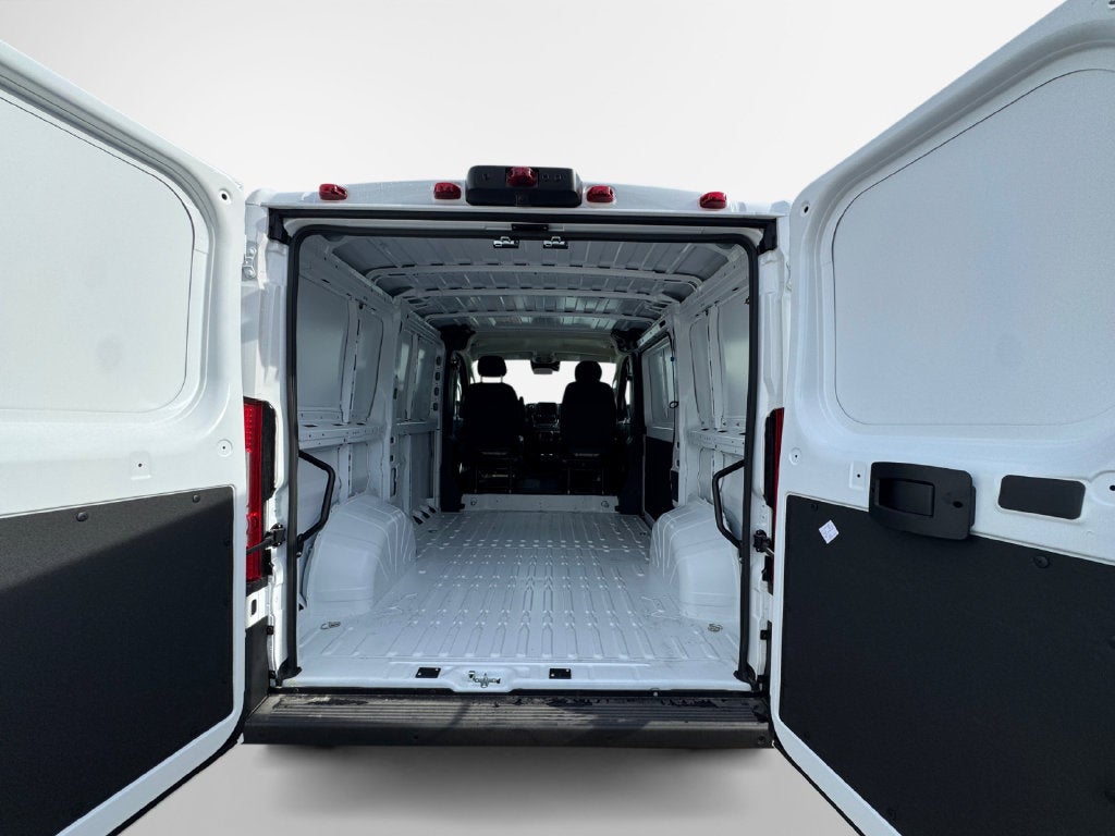 2027 RAM Promaster Low Roof / 118" WB