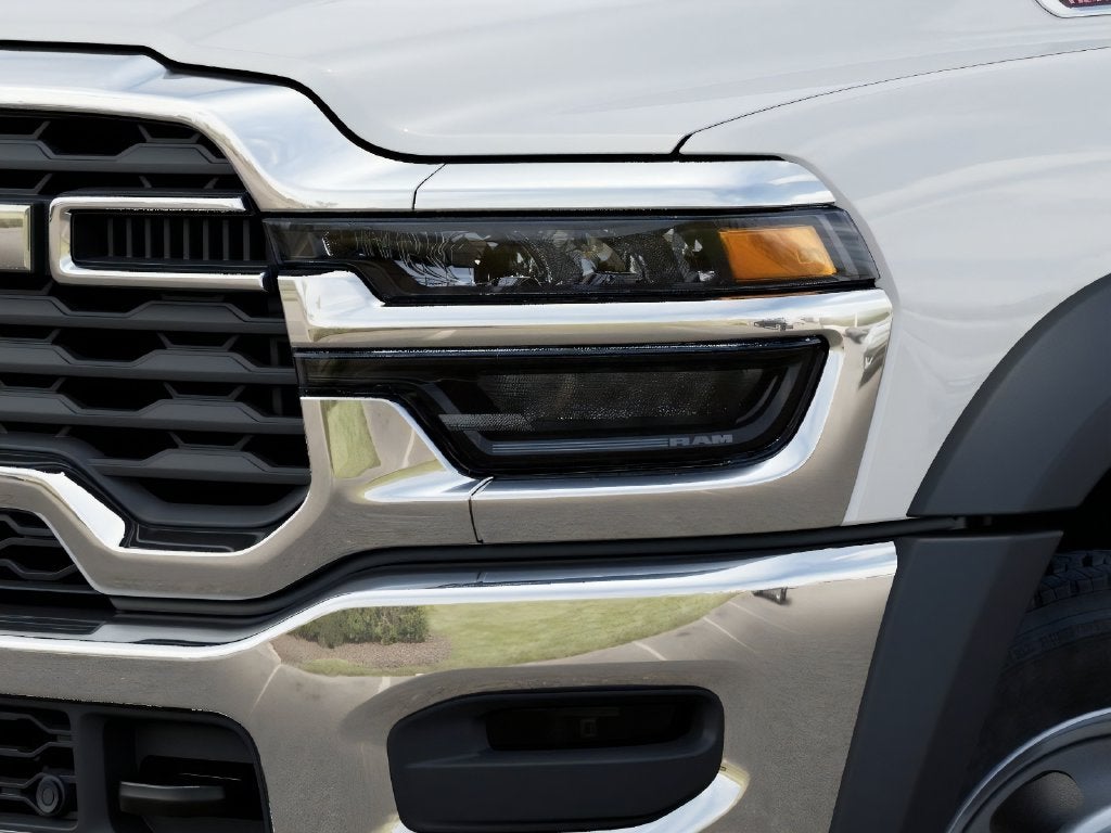2027 RAM 4500 Tradesman DRW 4x4 / 6.4L V8 / 60" CA Chassis