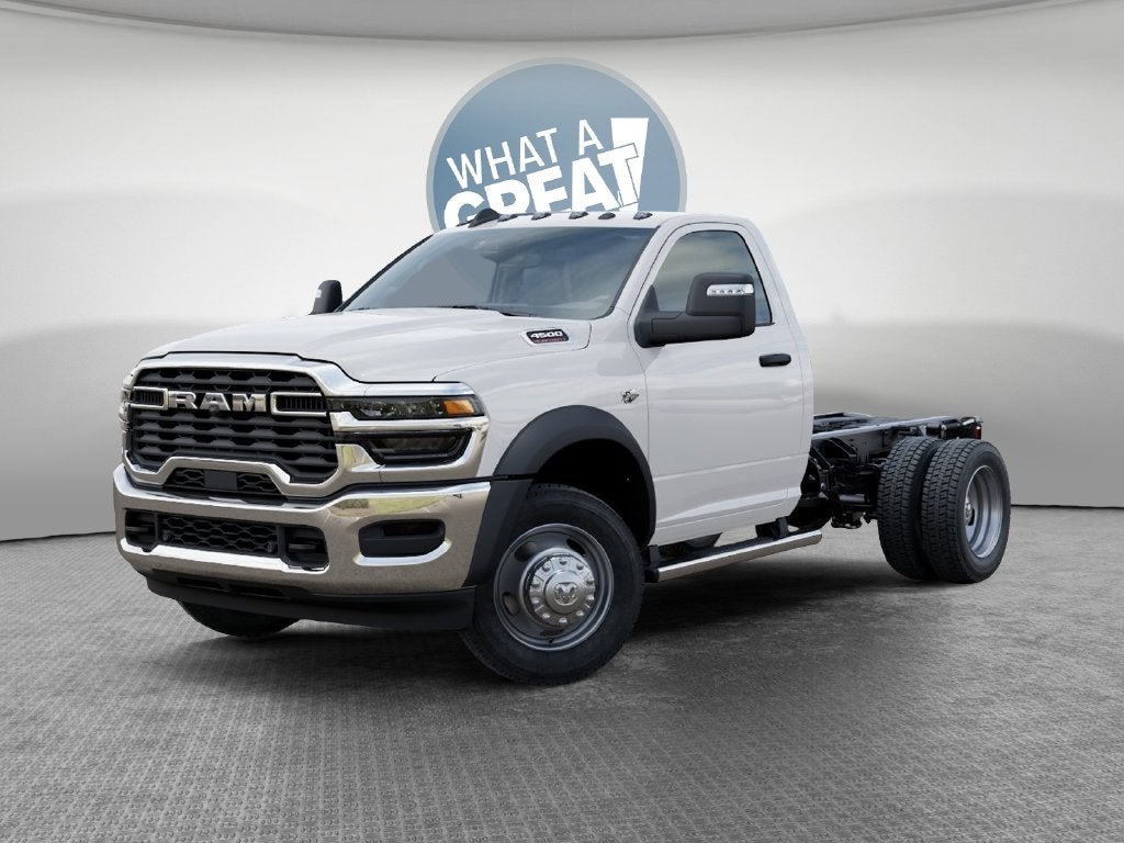 2027 RAM 4500 Tradesman DRW 4x4 / 6.4L V8 / 60" CA Chassis