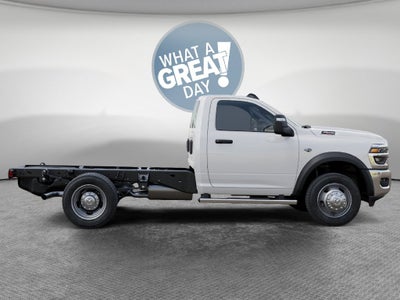 2027 RAM 4500 Tradesman DRW 4x4 / 6.4L V8 / 60" CA Chassis