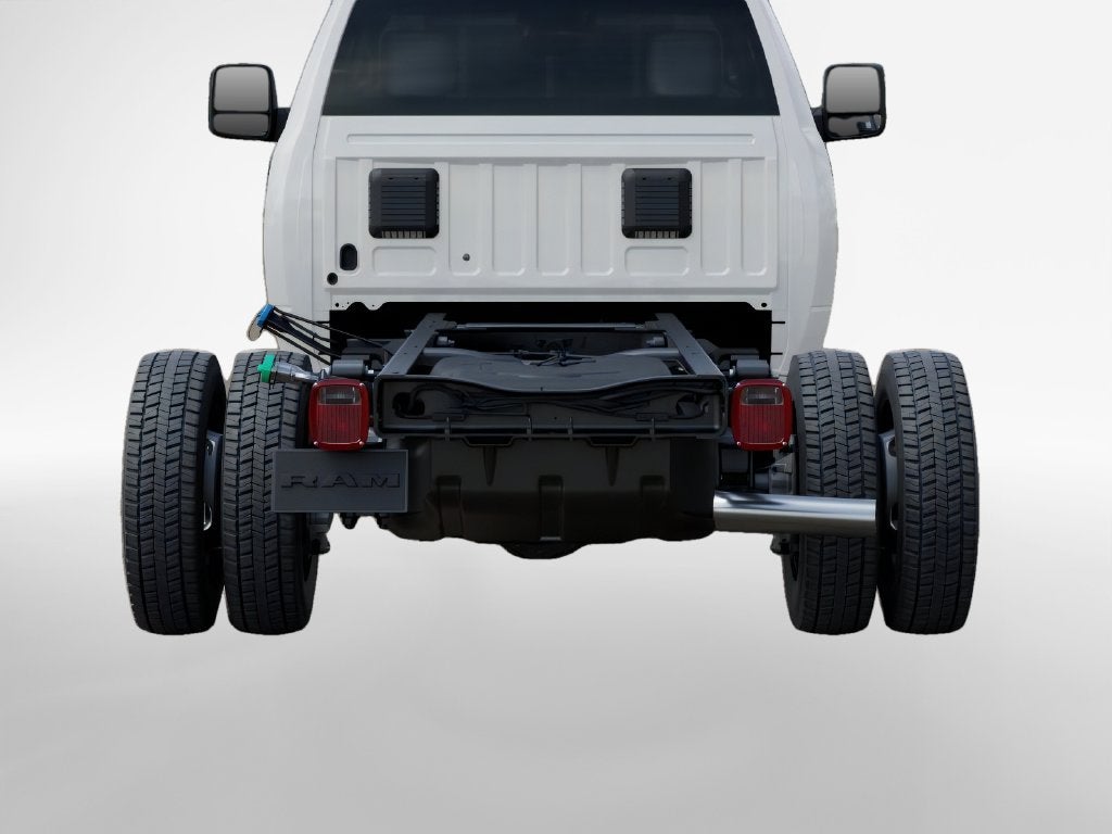 2027 RAM 5500 Tradesman DRW 4x4 / 6.7L Diesel / 60" CA Chassis