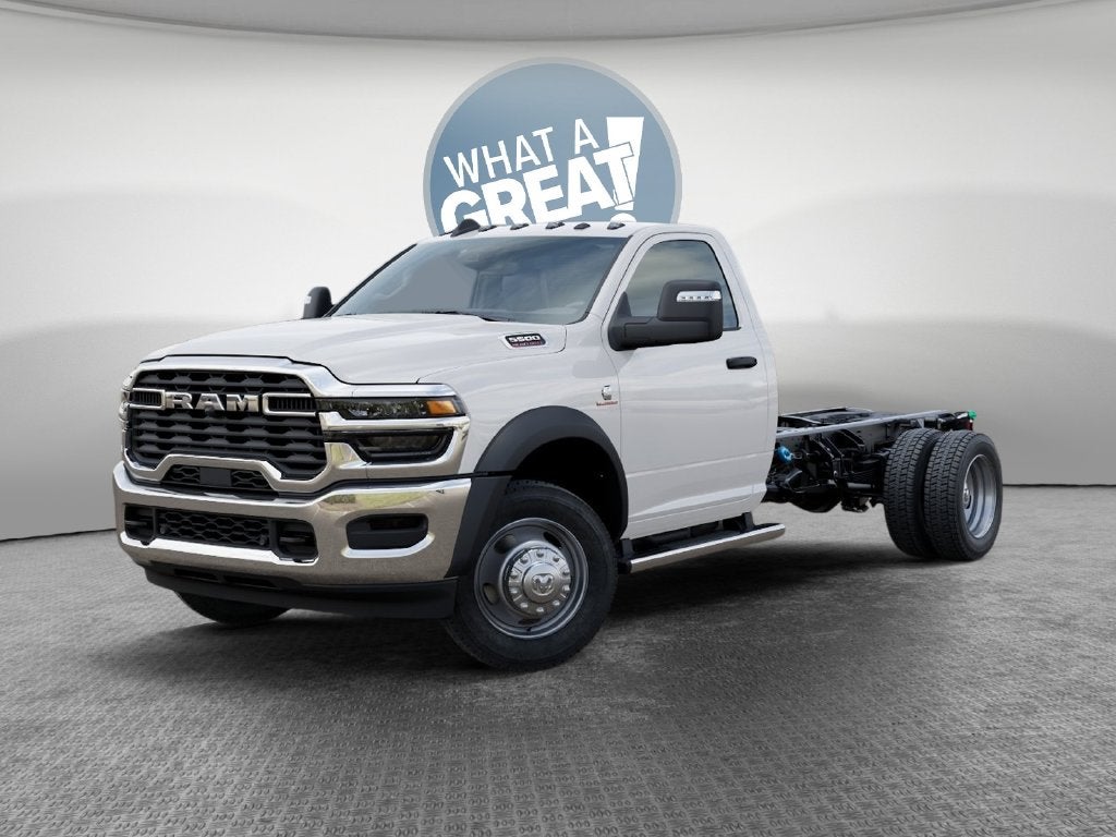 2027 RAM 5500 Tradesman DRW 4x4 / 6.7L Diesel / 84" CA Chassis
