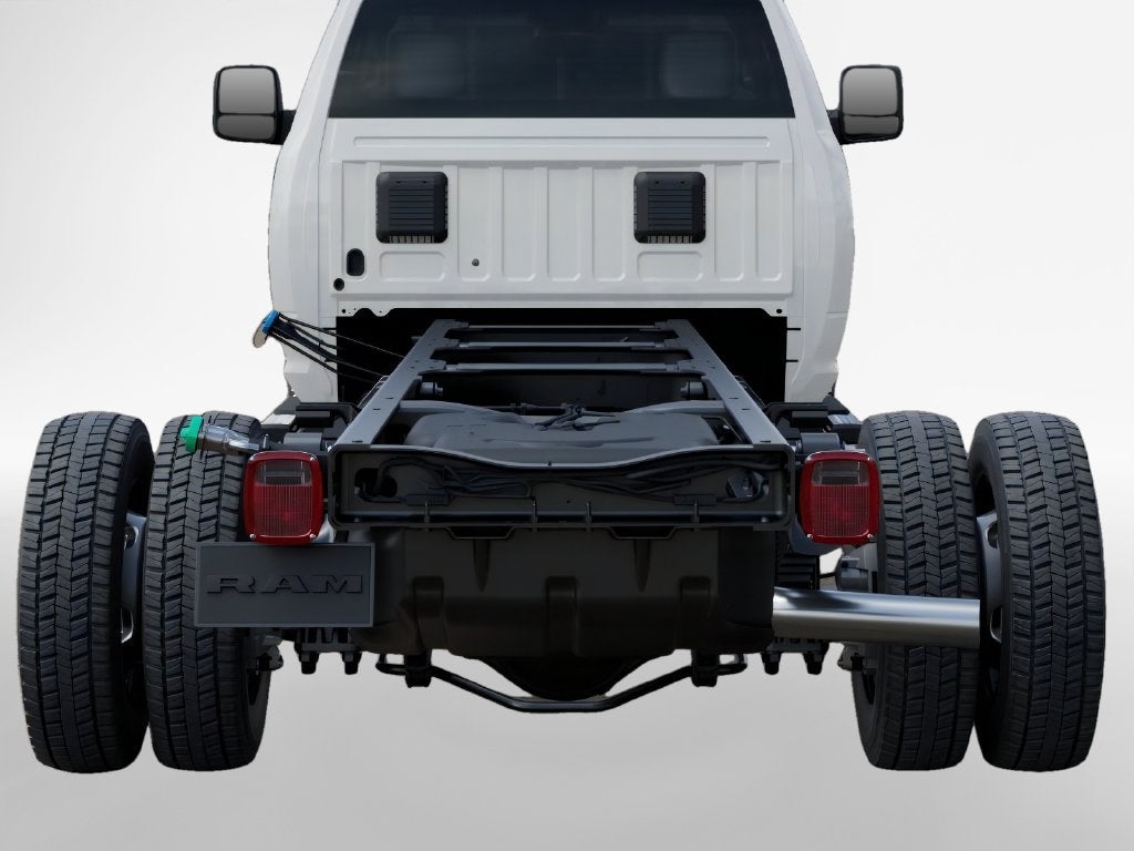 2027 RAM 5500 Tradesman DRW 4x4 / 6.7L Diesel / 120" CA Chassis