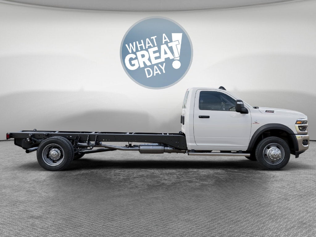 2027 RAM 5500 Tradesman DRW 4x4 / 6.7L Diesel / 120" CA Chassis