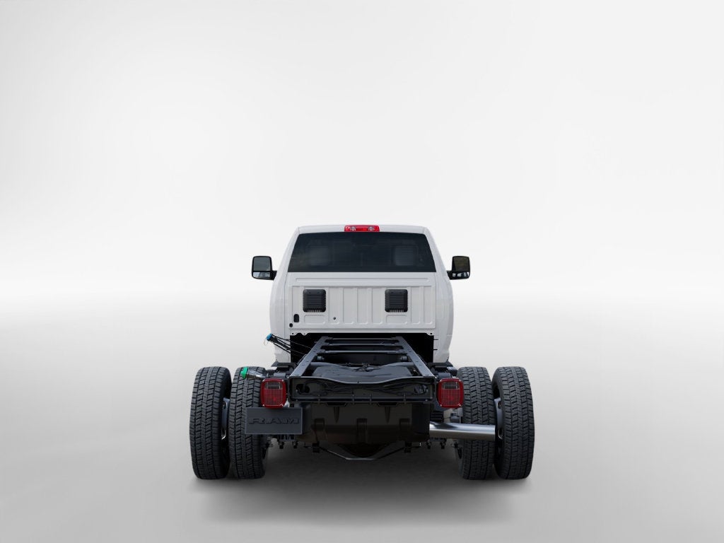 2027 RAM 5500 Tradesman DRW 4x4 / 6.7L Diesel / 120" CA Chassis