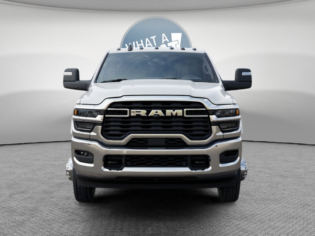 2027 RAM 5500 Big Horn DRW 4x4 / 6.7L Diesel / 120" CA Chassis