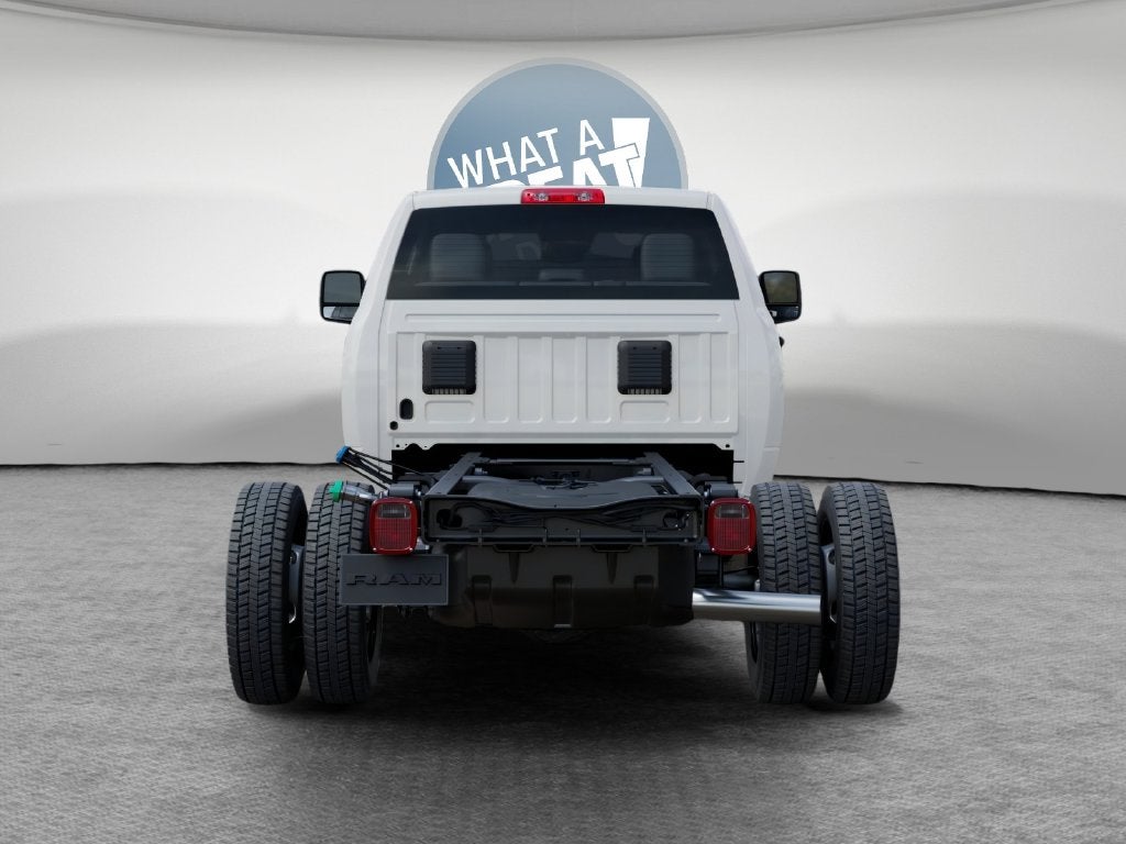 2027 RAM 5500 Tradesman DRW 4x4 / 6.7L Diesel / 60" CA Chassis