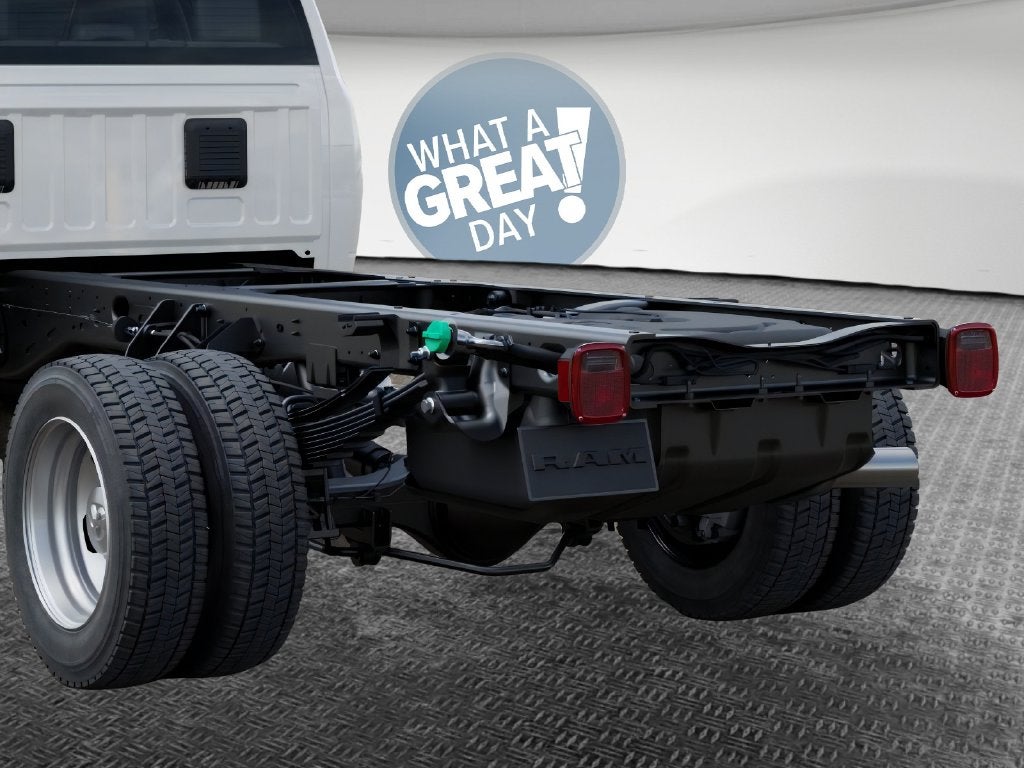 2027 RAM 5500 Tradesman DRW 4x4 / 6.7L Diesel / 84" CA Chassis