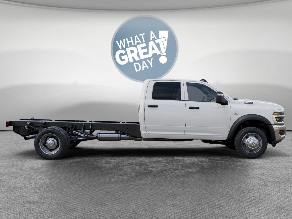2027 RAM 5500 Tradesman DRW 4x4 / 6.7L Diesel / 84" CA Chassis