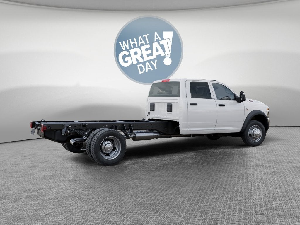 2027 RAM 5500 Tradesman DRW 4x4 / 6.7L Diesel / 84" CA Chassis