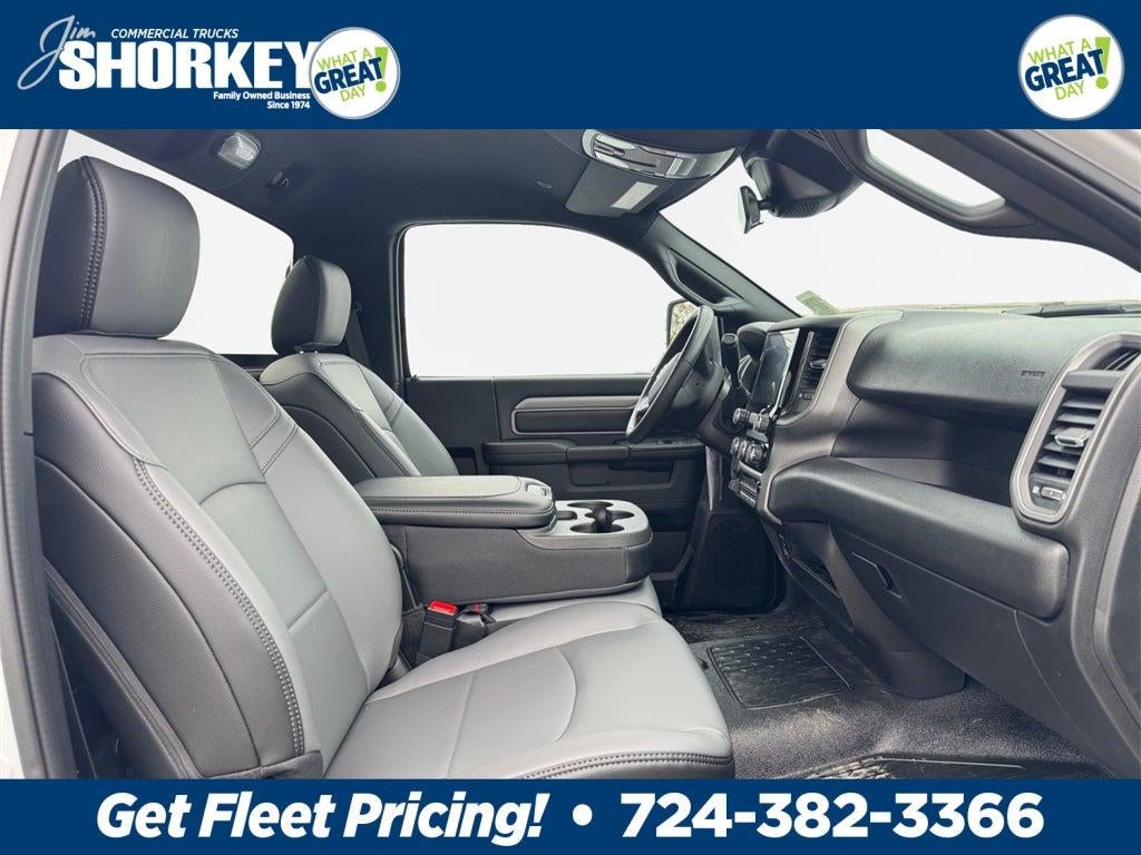 2026 RAM 3500 Tradesman DRW 4x4 / 6.4L Hemi / 60" CA Chassis