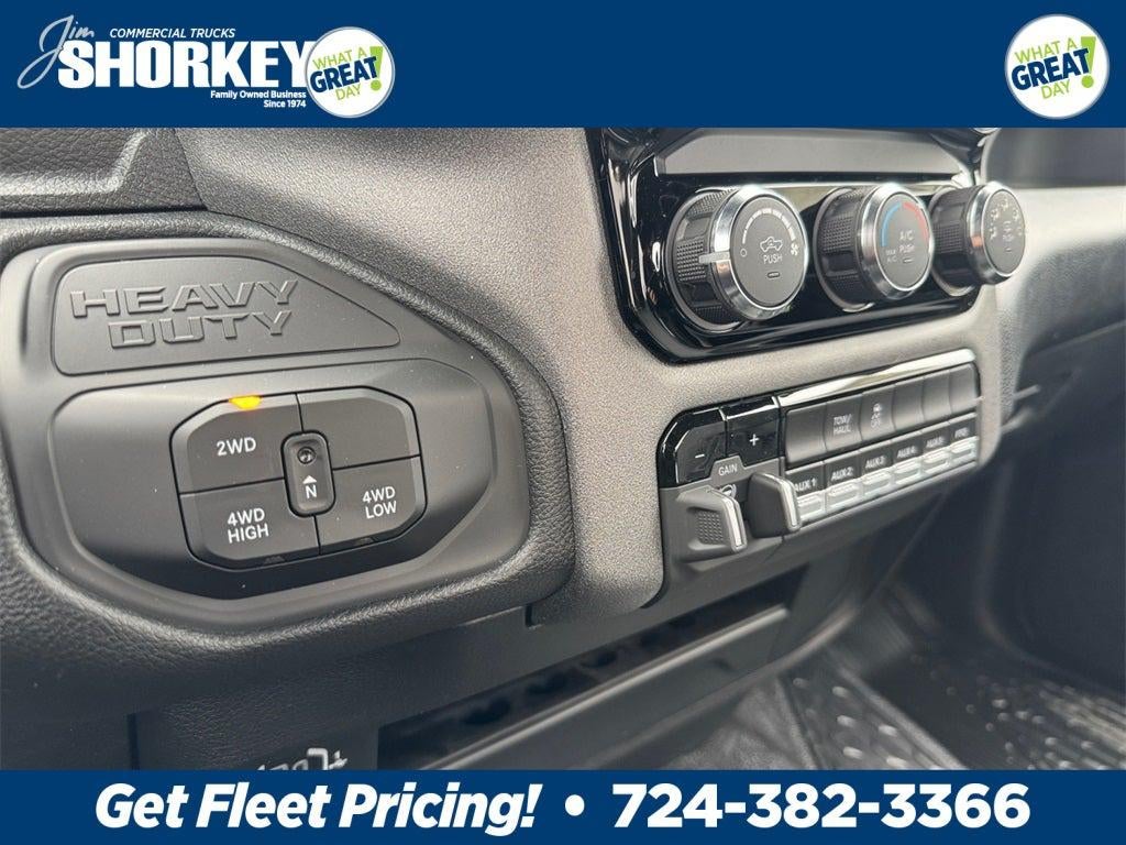 2026 RAM 3500 Tradesman DRW 4x4 / 6.4L Hemi / 60" CA Chassis