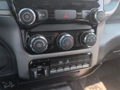 2025 RAM 3500 Tradesman DRW 4x4 / 6.4L Hemi V8 / 9' Service Body