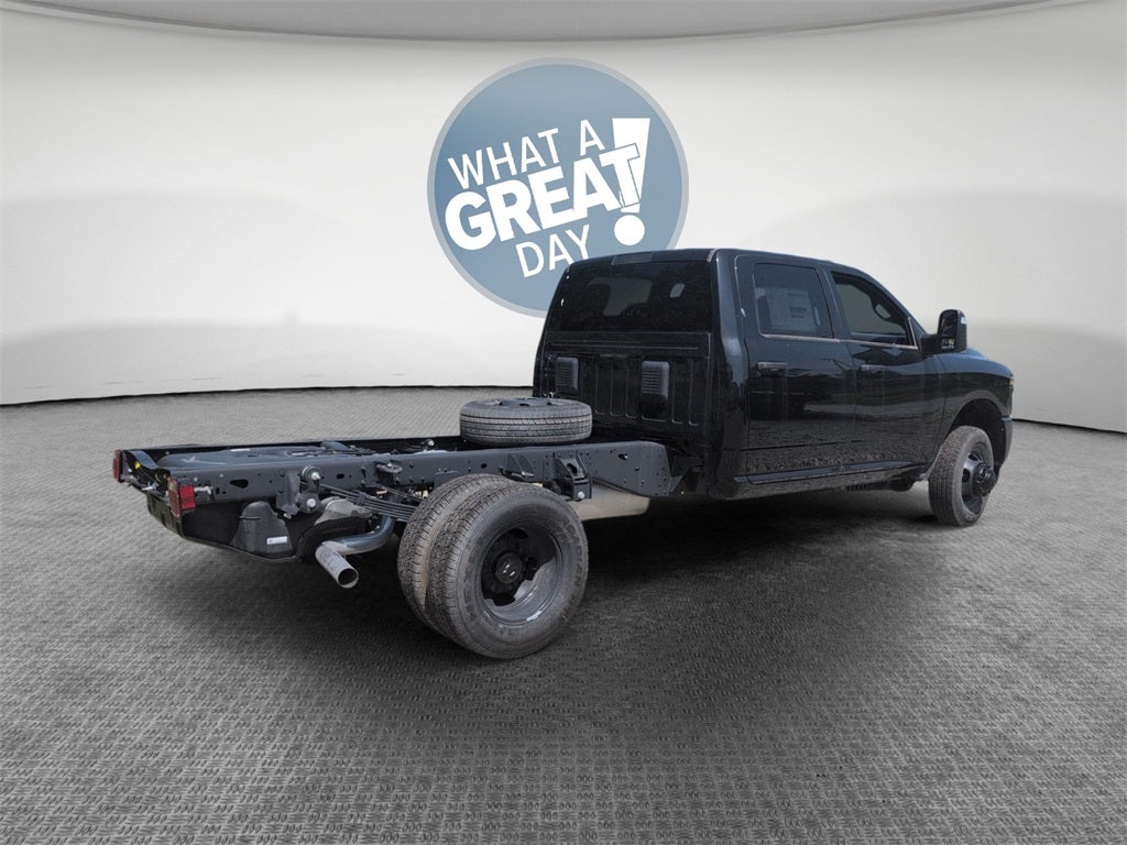 2025 RAM 3500 Tradesman DRW 4x4 / 6.4L Hemi V8 / 9' Service Body
