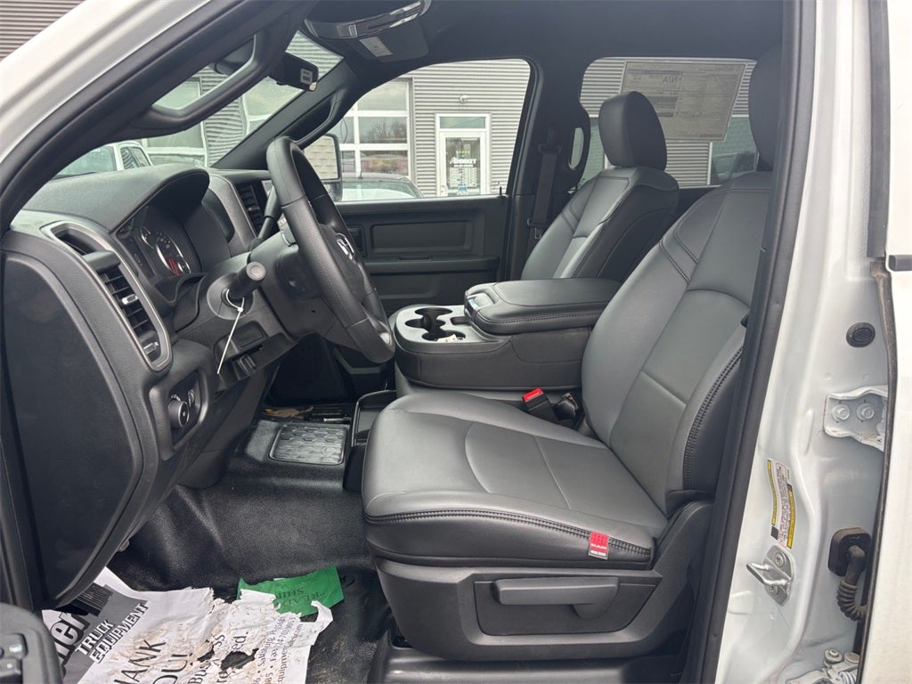 2026 RAM 3500 Tradesman DRW 4x4 / 6.7L Diesel / 9' Service Body