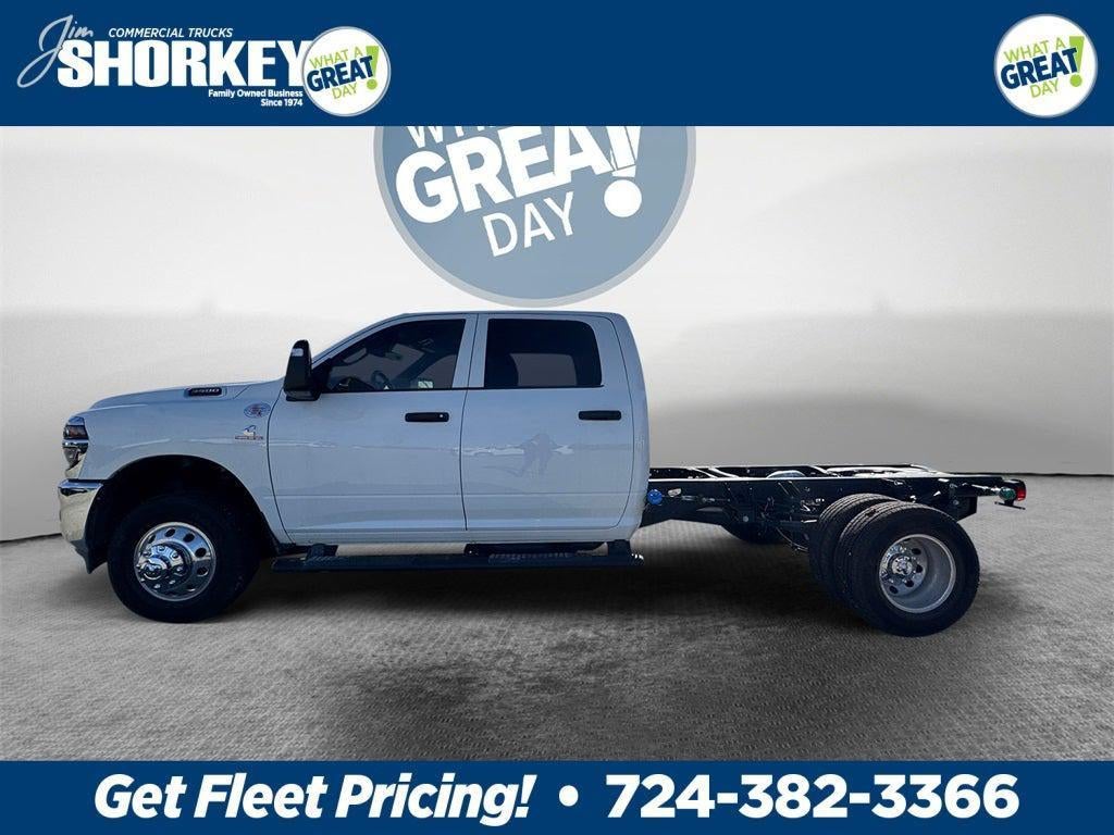 2026 RAM 3500 Tradesman DRW 4x4 / 6.7L Diesel / 9' Service Body