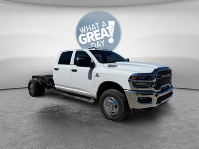 2027 RAM 3500 Tradesman DRW 4x4 / 6.7L Diesel / 60" CA Chassis