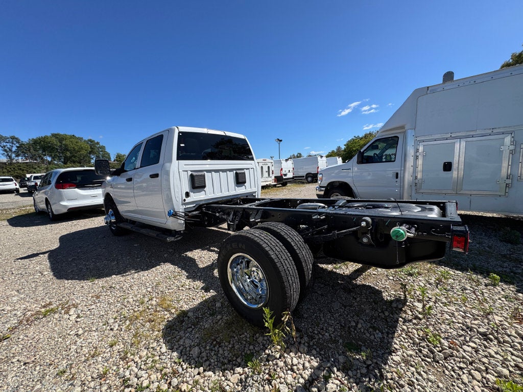 2027 RAM 3500 Tradesman DRW 4x4 / 6.7L Diesel / 60" CA Chassis