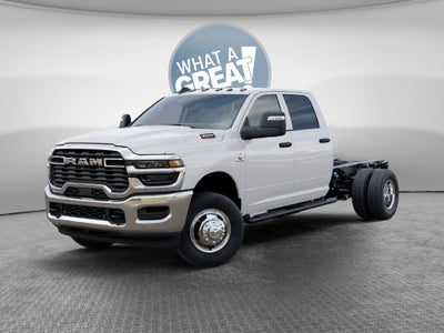 2027 RAM 3500 Tradesman DRW 4x4 / 6.7L Diesel / 60" CA Chassis