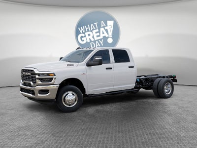 2027 RAM 3500 Tradesman DRW 4x4 / 6.7L Diesel / 60" CA Chassis