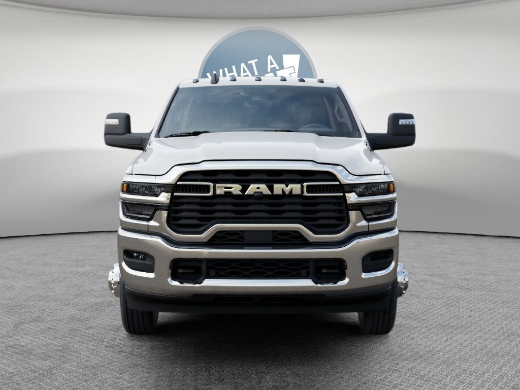 2027 RAM 3500 Tradesman DRW 4x4 / 6.7L Diesel / 60" CA Chassis