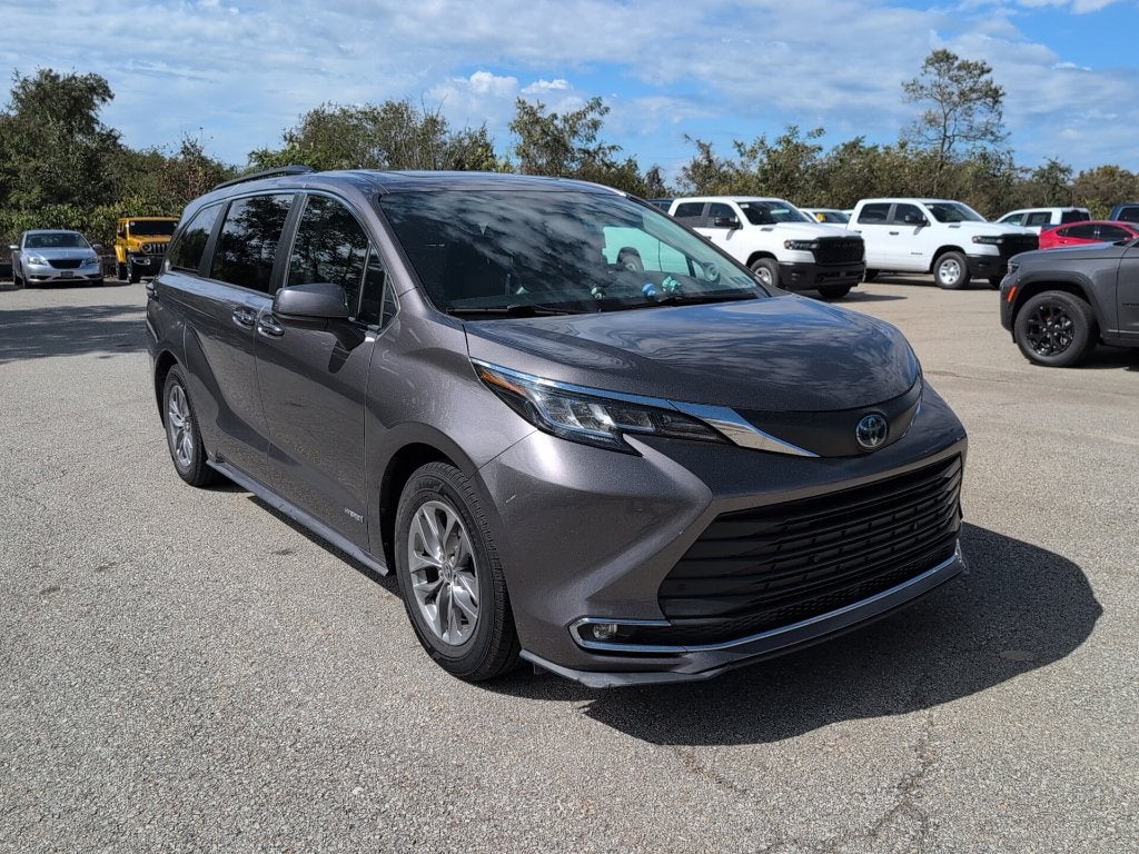 2021 Toyota Sienna XLE 7 Passenger