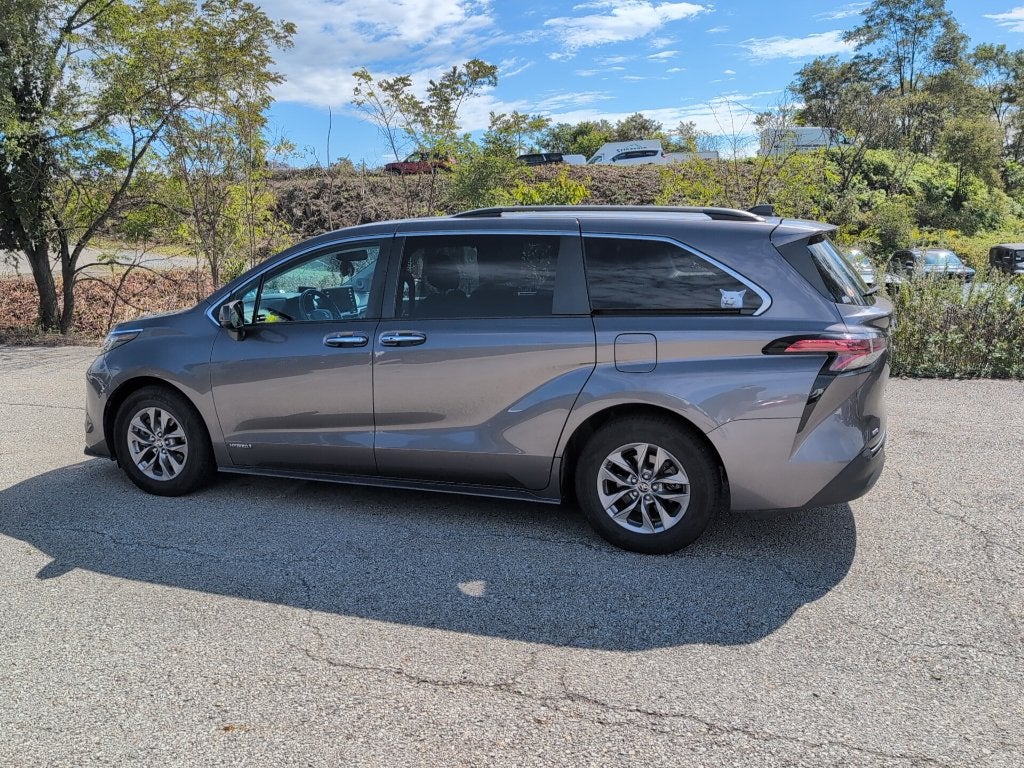 2021 Toyota Sienna XLE 7 Passenger