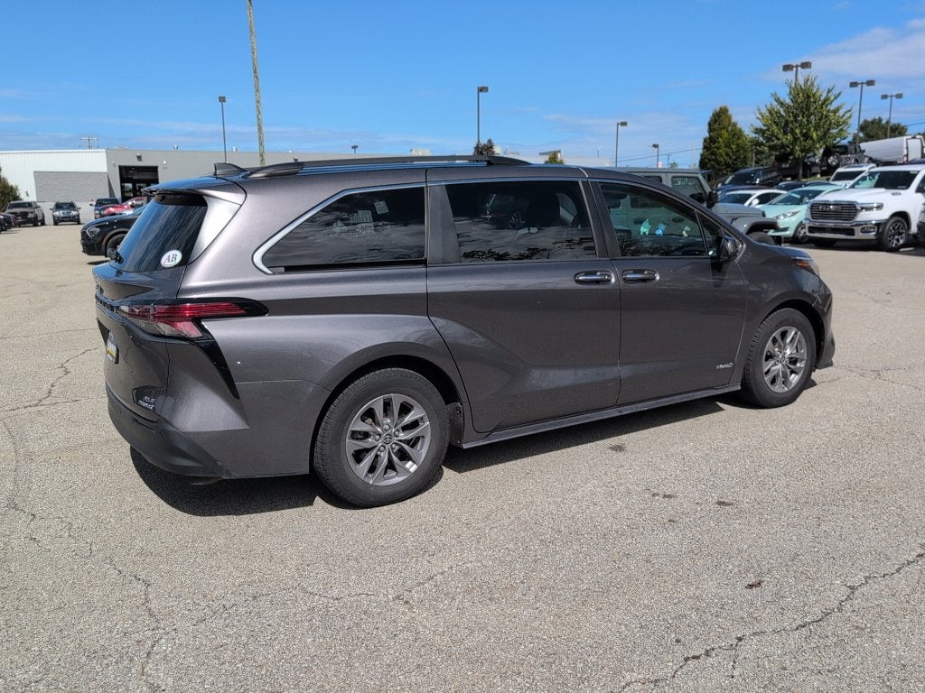 2021 Toyota Sienna XLE 7 Passenger
