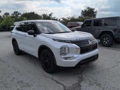 2024 Mitsubishi Outlander SE Black Edition