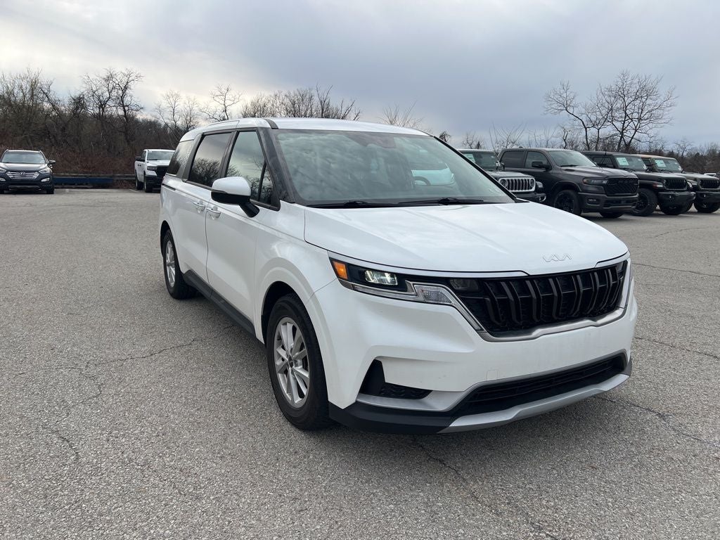 2024 Kia Carnival LX