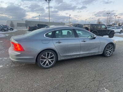 2018 Volvo S90 T5 Momentum