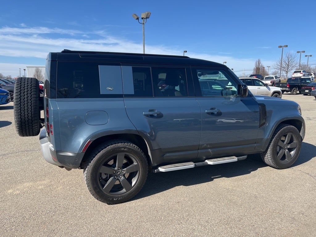 2023 Land Rover Defender 110 SE
