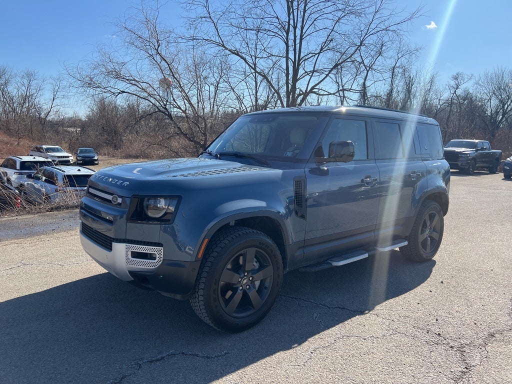 2023 Land Rover Defender 110 SE