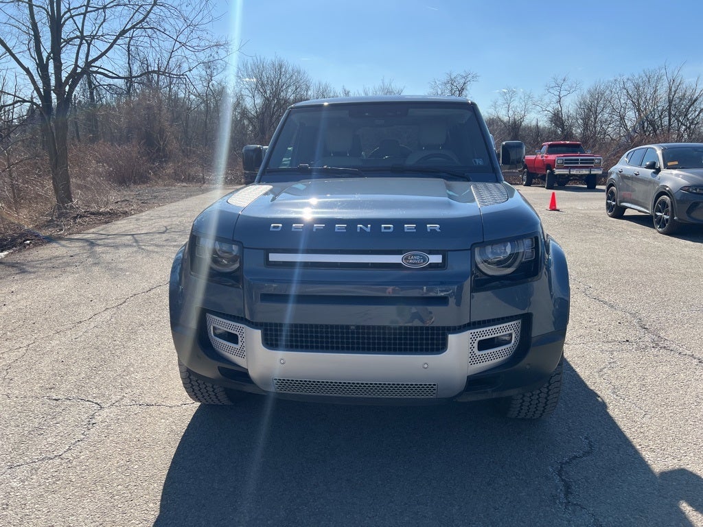 2023 Land Rover Defender 110 SE