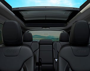COMMANDVIEW<sup>®</sup> DUAL-PANE PANORAMIC SUNROOF