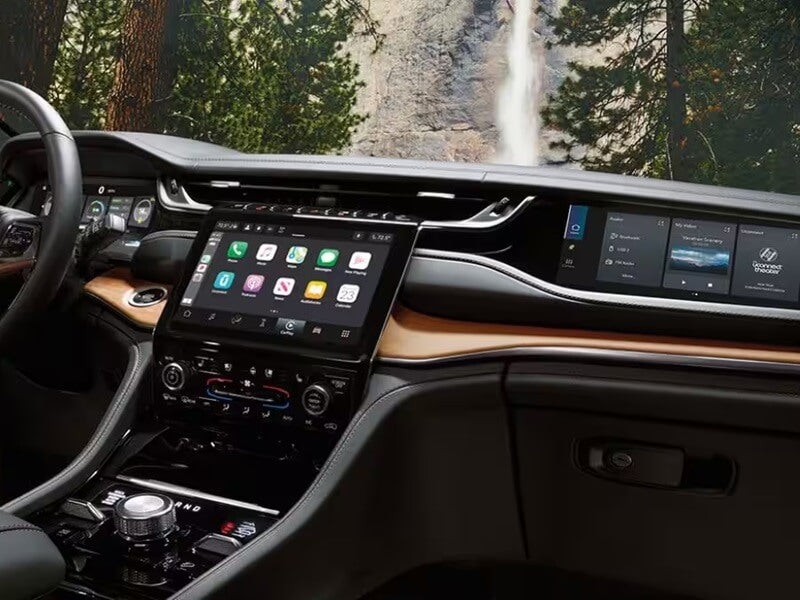 2025 Jeep Grand Cherokee 4xe interior tech